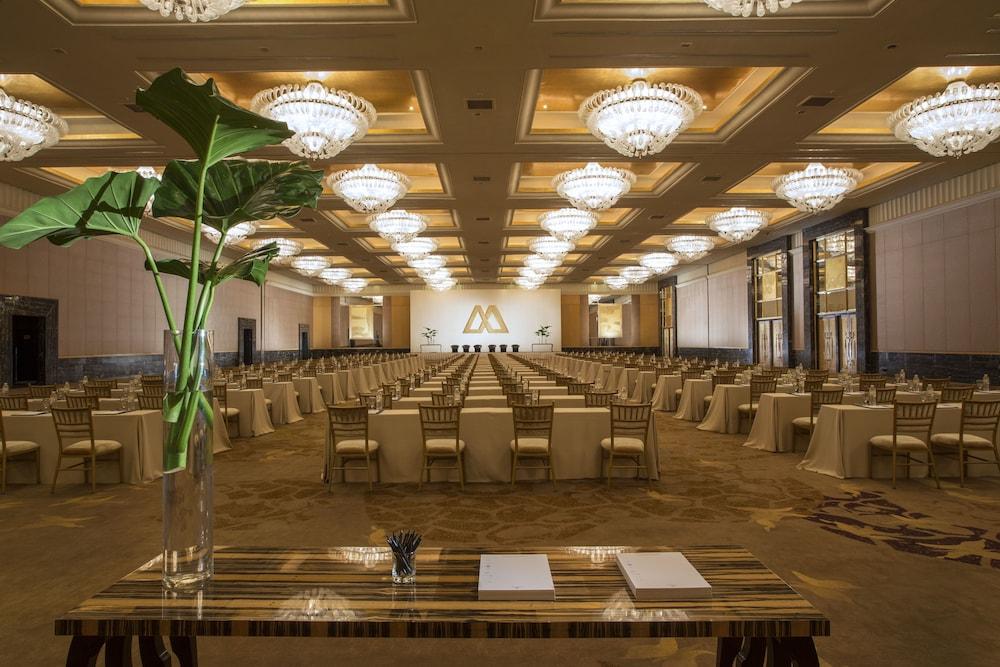 Mulia Senayan, 5*