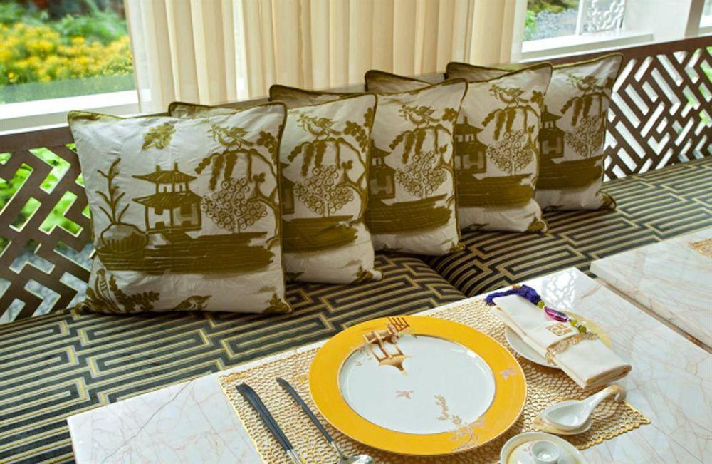 Mulia Senayan, Hotel