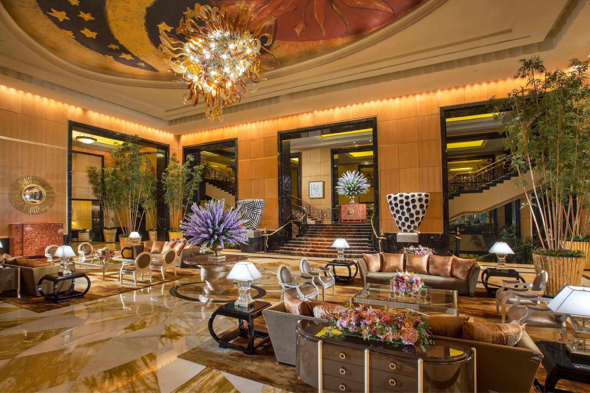 Mulia Senayan, Hotel 5*