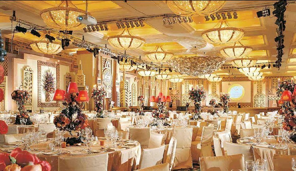 Mulia Senayan, Hotel